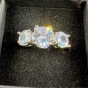 NIB 925 Sterling Silver & Zircon Engagement Wedding Anniversary Ring Size 8